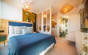 Regency Luxe Studio